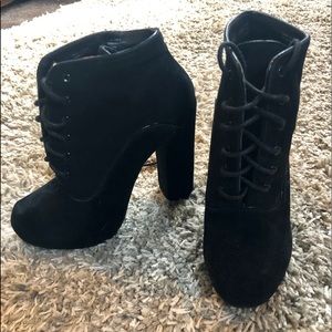 Heeled booties